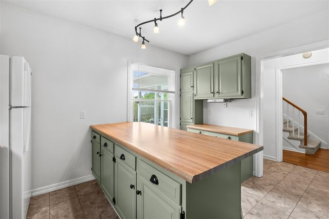 5048 N Riverview Drive, Kalamazoo, MI 49004