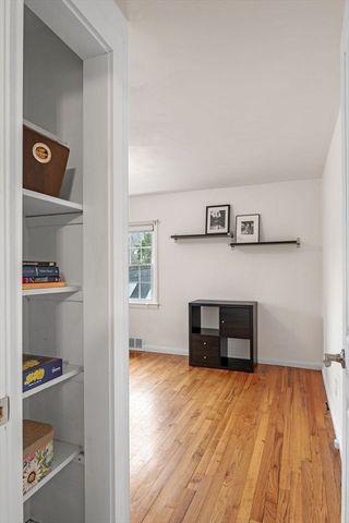 15 Oak View Ave, Salem, MA 01970