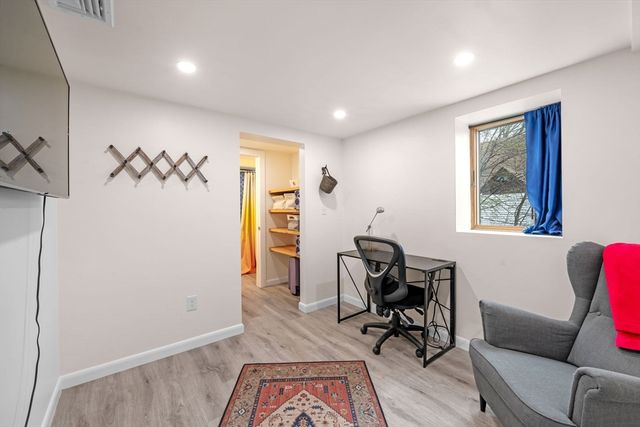 15 Oak View Ave, Salem, MA 01970