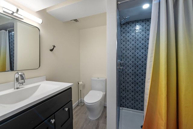 15 Oak View Ave, Salem, MA 01970