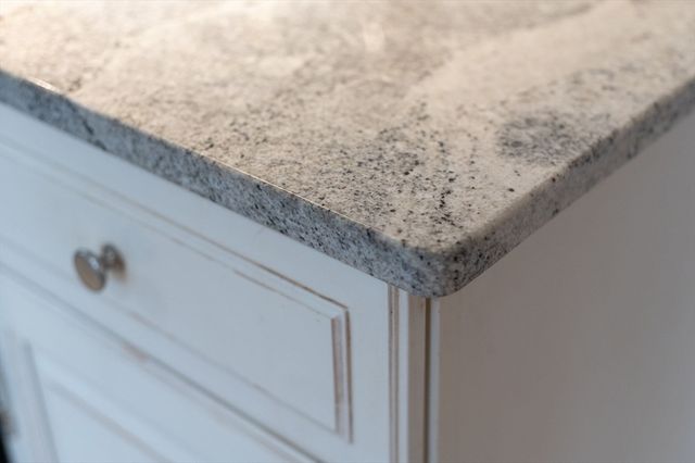 15 Oak View Ave, Salem, MA 01970