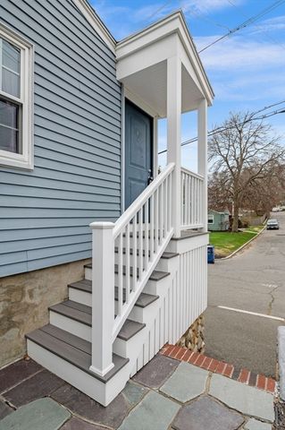 15 Oak View Ave, Salem, MA 01970