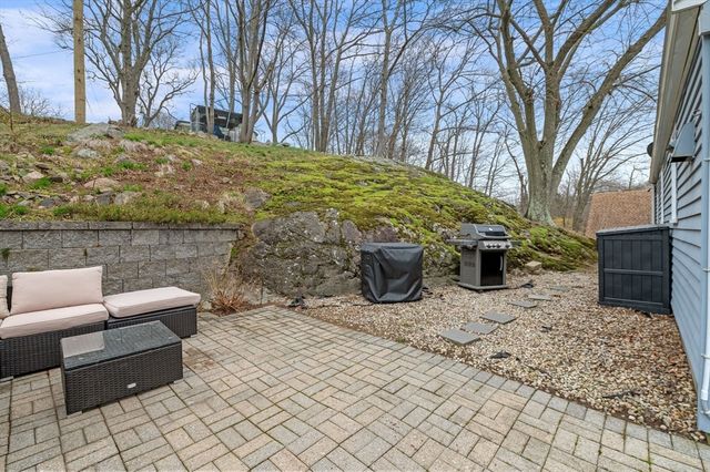 15 Oak View Ave, Salem, MA 01970