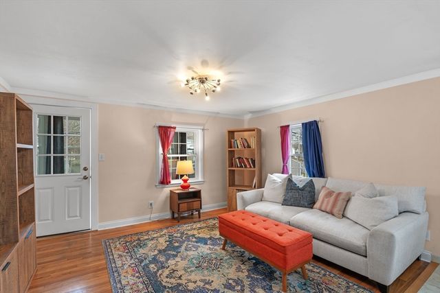 15 Oak View Ave, Salem, MA 01970