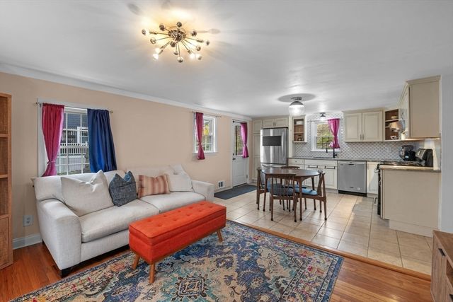 15 Oak View Ave, Salem, MA 01970