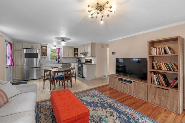 15 Oak View Ave, Salem, MA 01970