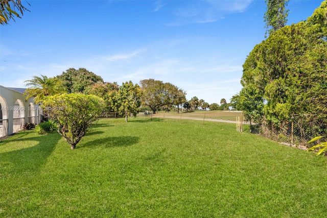 11101 NW 26th Dr, Coral Springs, FL 33065