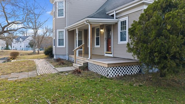 10 Charles St, West Bridgewater, MA 02379
