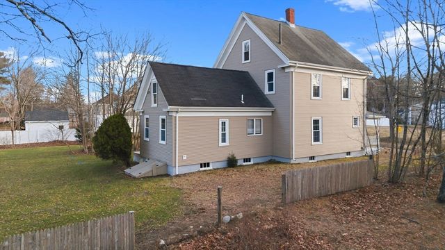 10 Charles St, West Bridgewater, MA 02379