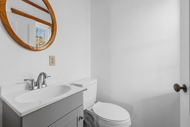 10 Charles St, West Bridgewater, MA 02379