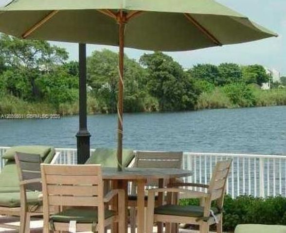 2831 N Oakland Forest Dr 208, Oakland Park, FL 33309