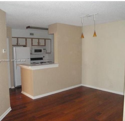 2831 N Oakland Forest Dr 208, Oakland Park, FL 33309