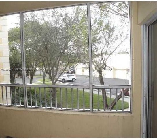 2831 N Oakland Forest Dr 208, Oakland Park, FL 33309