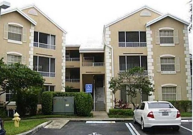 2831 N Oakland Forest Dr 208, Oakland Park, FL 33309