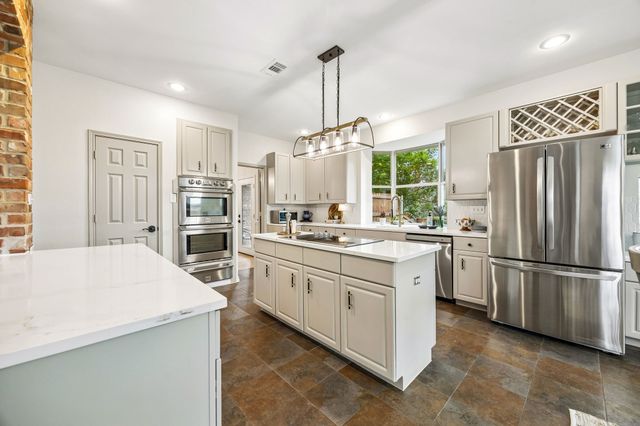 1300 Edgewood Court, Carrollton, TX 75007