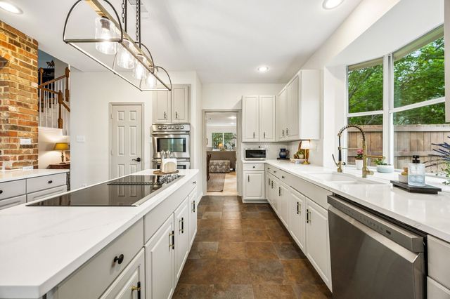 1300 Edgewood Court, Carrollton, TX 75007