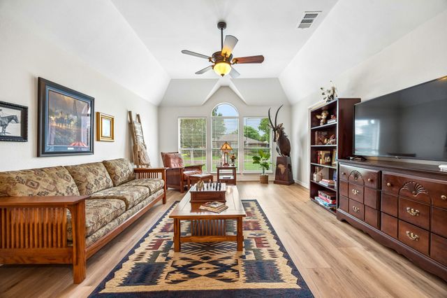 1300 Edgewood Court, Carrollton, TX 75007
