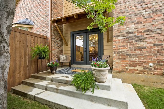1300 Edgewood Court, Carrollton, TX 75007