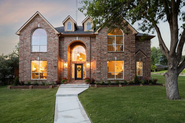1300 Edgewood Court, Carrollton, TX 75007