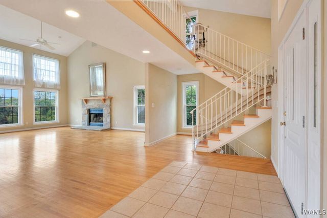 17385 Spencers Cove Rd, Northport, AL 35475