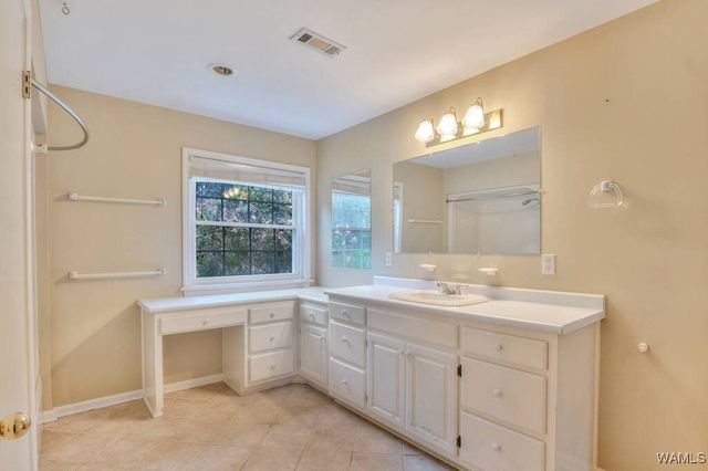 17385 Spencers Cove Rd, Northport, AL 35475