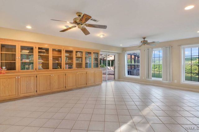 17385 Spencers Cove Rd, Northport, AL 35475