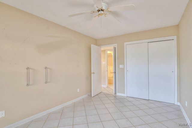 17385 Spencers Cove Rd, Northport, AL 35475