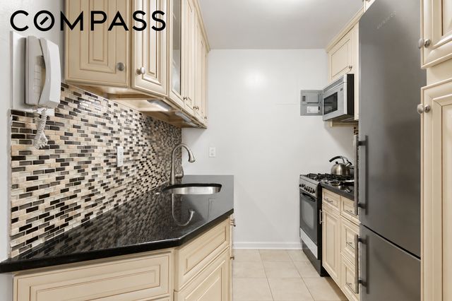 201 E 21st St Apt 5G, New York City, NY 10010