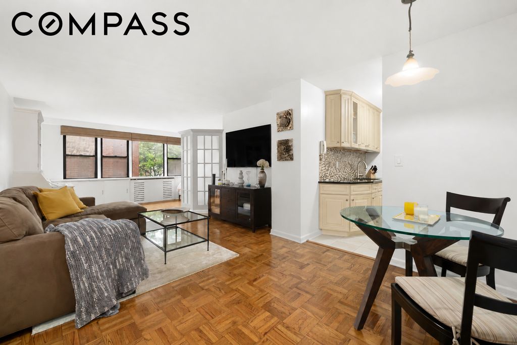 201 E 21st St Apt 5G, New York City, NY 10010