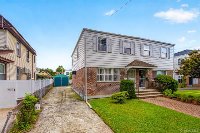 146-18 Kalmia Avenue, Flushing, NY 11355