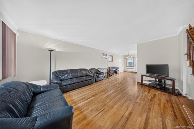146-18 Kalmia Avenue, Flushing, NY 11355