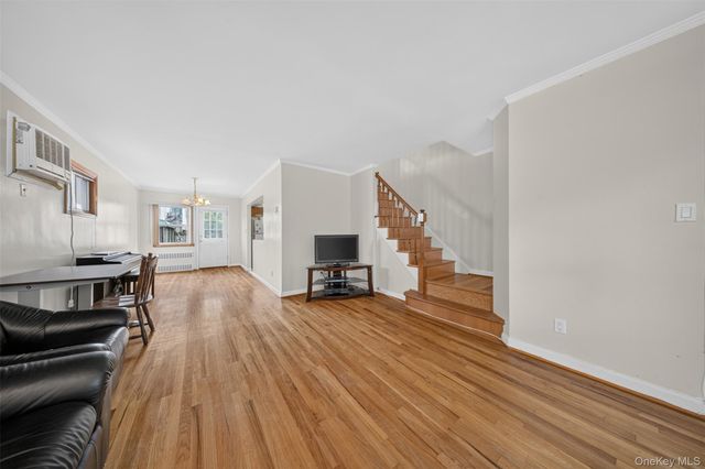 146-18 Kalmia Avenue, Flushing, NY 11355