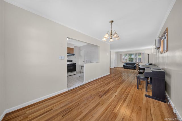146-18 Kalmia Avenue, Flushing, NY 11355