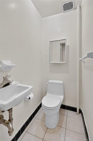 146-18 Kalmia Avenue, Flushing, NY 11355
