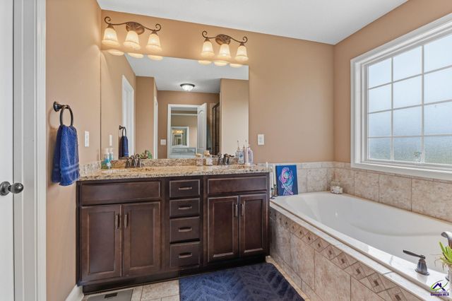 105 Brooke Court, Byron, GA 31008