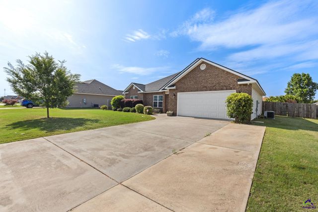 105 Brooke Court, Byron, GA 31008