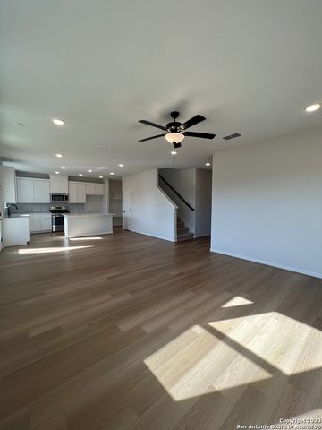 16630 DAYLIGHT LN, Schertz, TX 78154