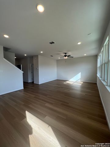 16630 DAYLIGHT LN, Schertz, TX 78154