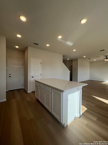 16630 DAYLIGHT LN, Schertz, TX 78154