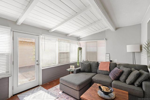 2004 Crenshaw, San Diego, CA 92105