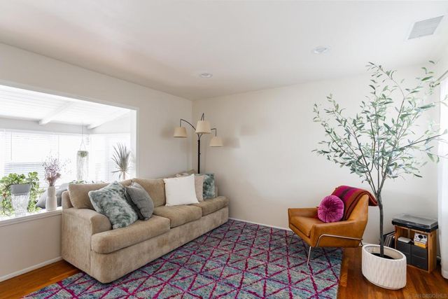 2004 Crenshaw, San Diego, CA 92105