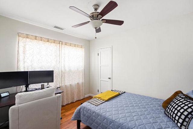 2004 Crenshaw, San Diego, CA 92105