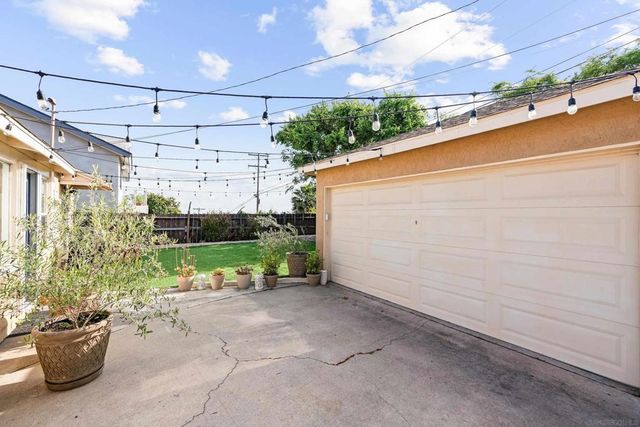 2004 Crenshaw, San Diego, CA 92105