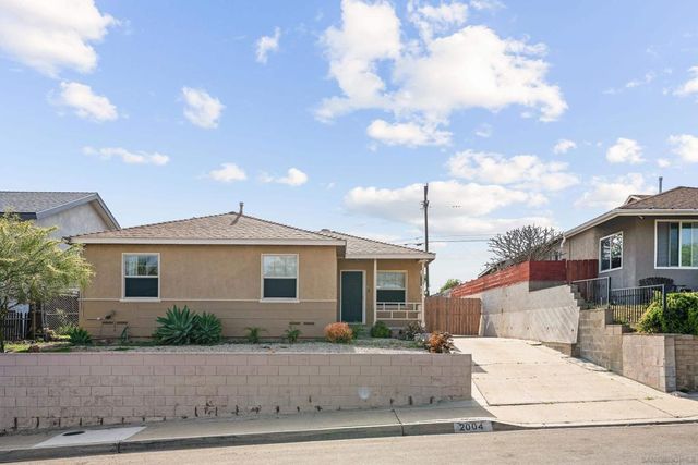 2004 Crenshaw, San Diego, CA 92105
