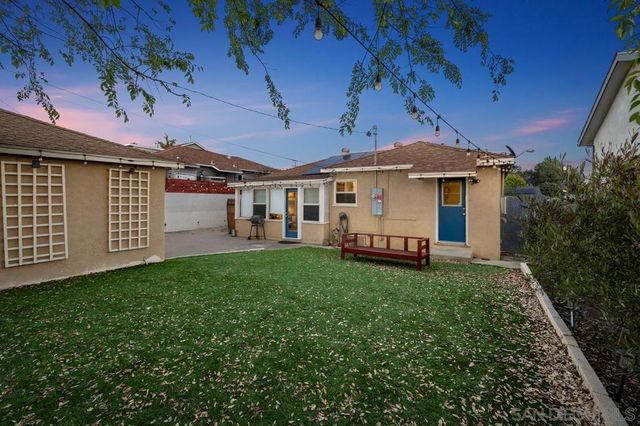 2004 Crenshaw, San Diego, CA 92105