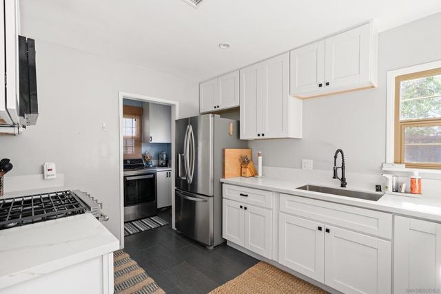 2004 Crenshaw, San Diego, CA 92105