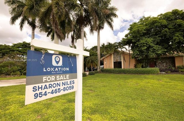 2180 SW 115th Ter, Davie, FL 33325