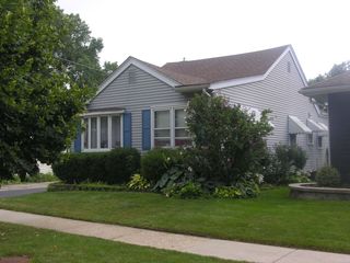 141 Johnson Avenue, Libertyville, IL 60048