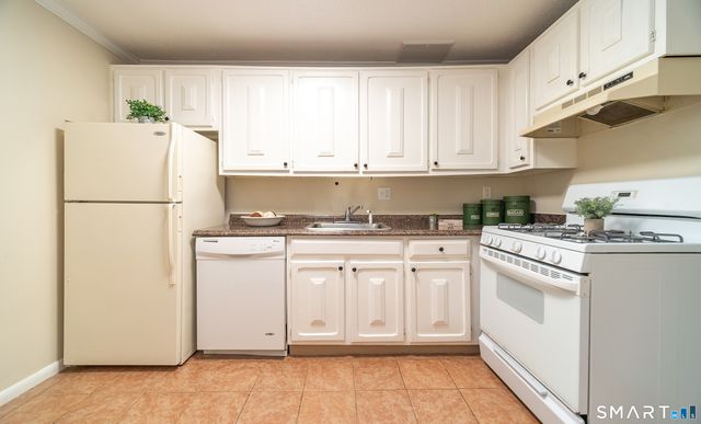 177 Moylan Court 177, Newington, CT 06111