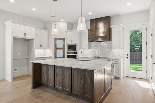 917 Boston Lane, River Oaks, TX 76114